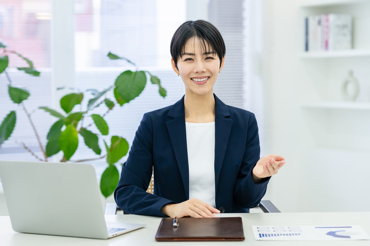 Japanese female consultant